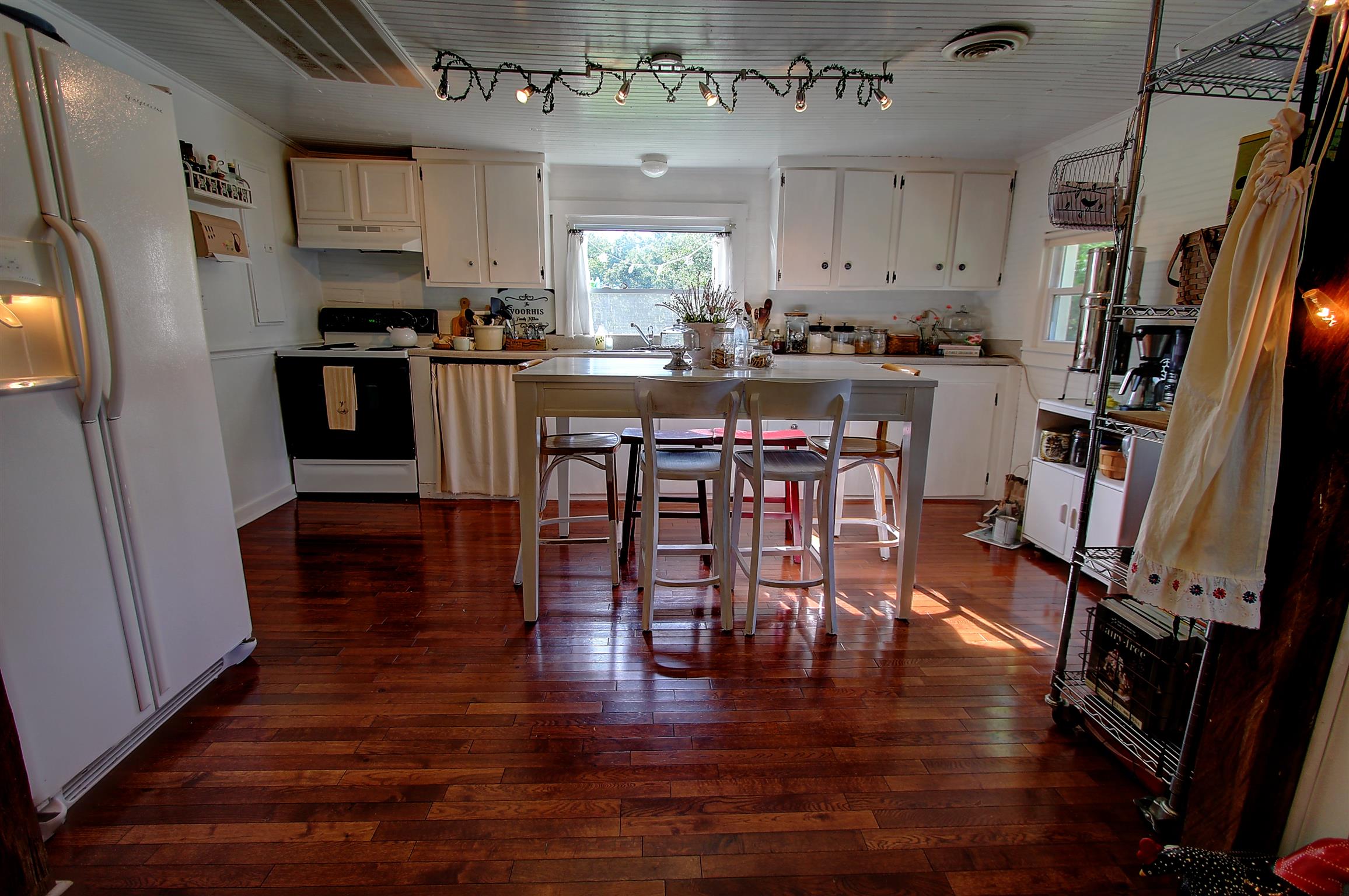 9159 Buck Litton Road Lyles, TN 37098 - Photo 7 of 21 Charming kitchen!