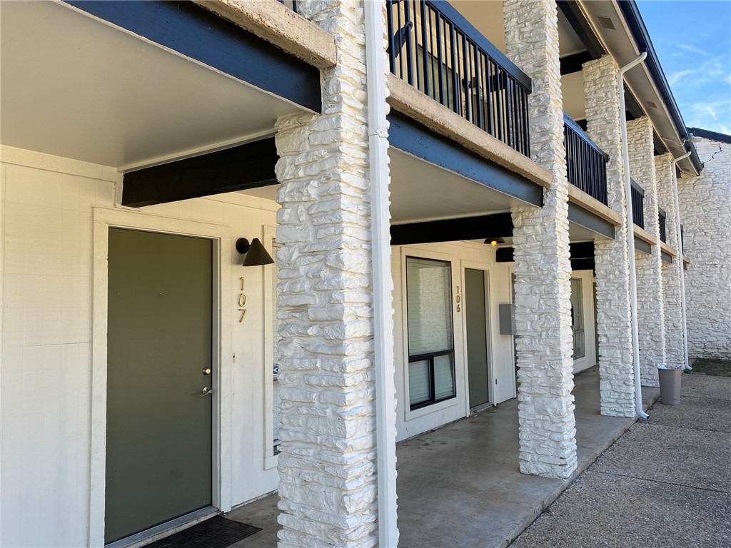 1614 Wheless Lane, Unit 105 Austin, TX 78723 - Photo 1 of 1