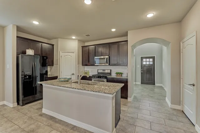 $2,750 | 132 Cobble Medley Court, Conroe, TX 77318