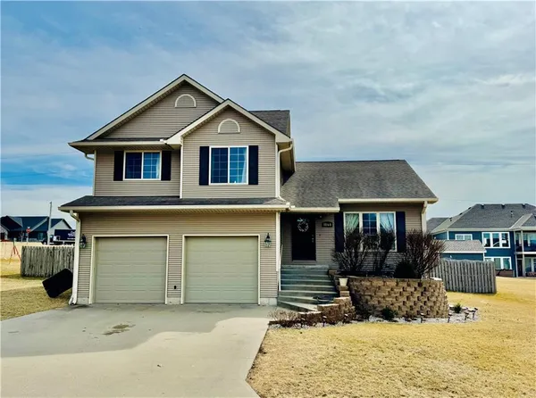 $379,000 | 1160 Andrew Drive, Maryville, MO 64468