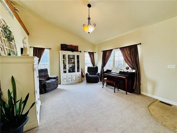 $379,000 | 1160 Andrew Drive, Maryville, MO 64468