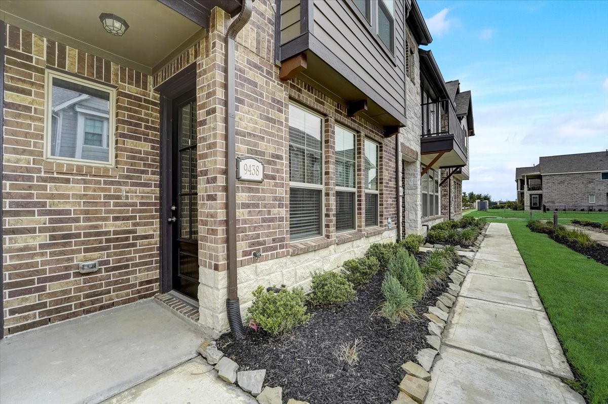 9438 Caddo Ridge Lane Cypress, TX 77433 - Photo 4 of 38