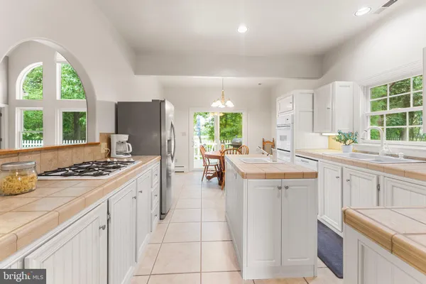$674,900 | 367 Edgewater Lane, Montross, VA 22520