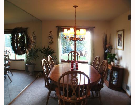 618 Hemlock Road Coraopolis, PA 15108 - Photo 5 of 17 Living Room. 11 x 10 Formal Dining Room with a wall of mirrors and updated carpeting.