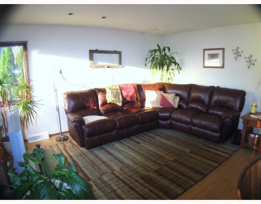 618 Hemlock Road Coraopolis, PA 15108 - Photo 6 of 17 Den/Family/Great Room. Family Room 15 x 11; this family has corner windows which provides an abundance of natural light.
