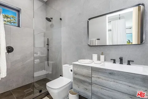 $9,975,000 | 324 South Medio Drive, Los Angeles, CA 90049