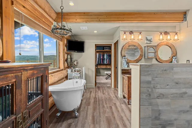 $1,199,000 | 33905 Winterwood Lane East, Unit E, Davenport, WA 99122