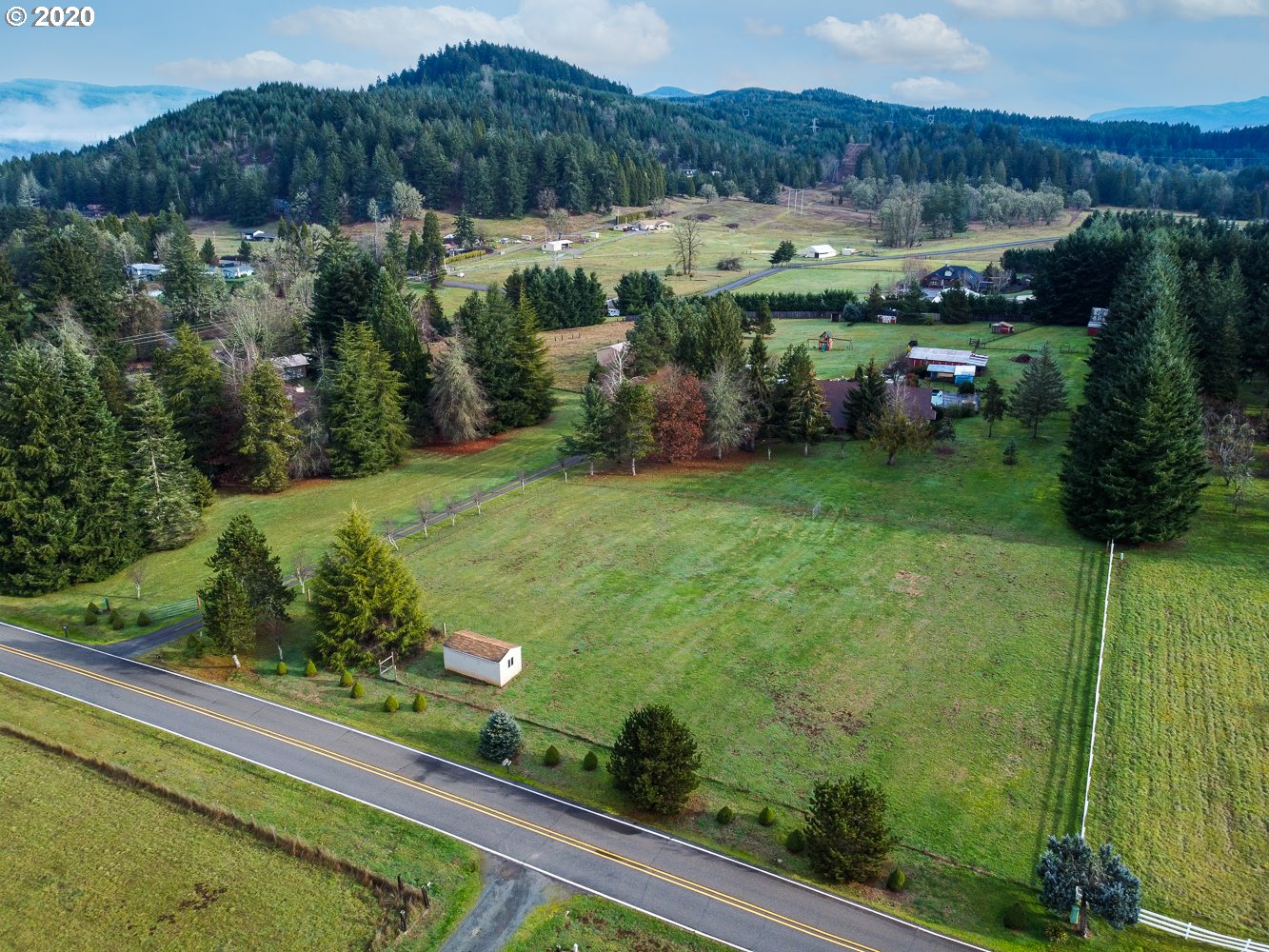 88677 Ermi Bee Road Springfield, OR 97478 - Photo 3 of 32