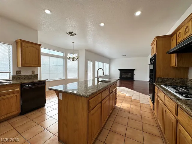 $2,428 | 7913 Waterfalls Avenue, Las Vegas, NV 89128