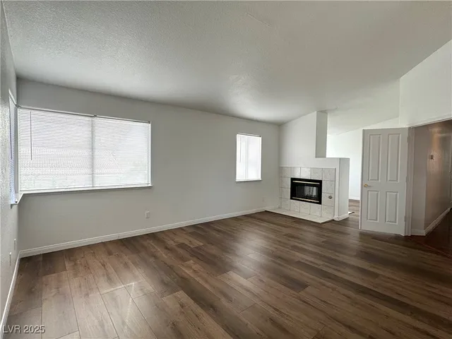 $2,428 | 7913 Waterfalls Avenue, Las Vegas, NV 89128