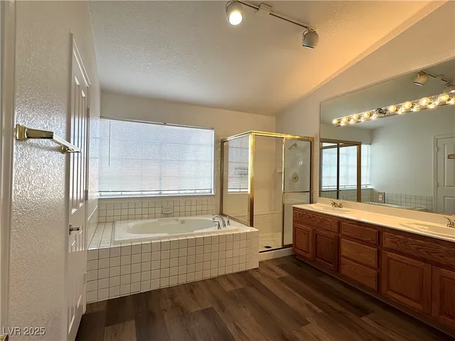 $2,428 | 7913 Waterfalls Avenue, Las Vegas, NV 89128