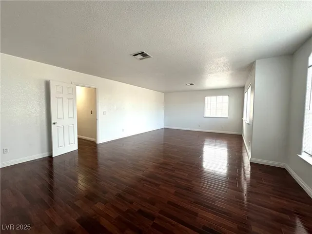 $2,428 | 7913 Waterfalls Avenue, Las Vegas, NV 89128