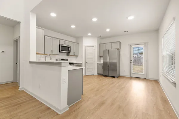 $1,999 | 117 New Hampton Way, San Marcos, TX 78666