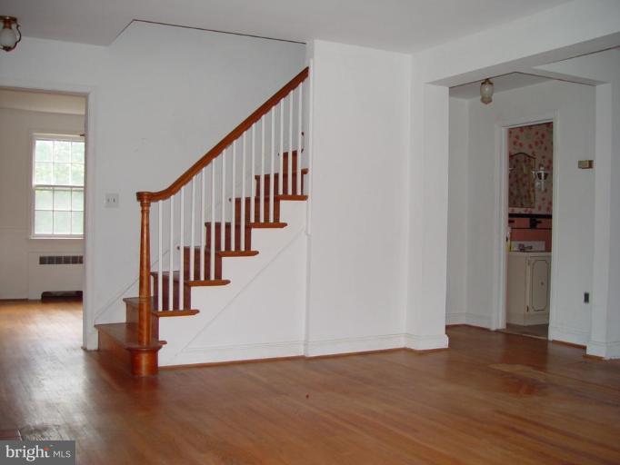 25624 Ridge Road Damascus, MD 20872 - Photo 14 of 22 Hardwood Staircase