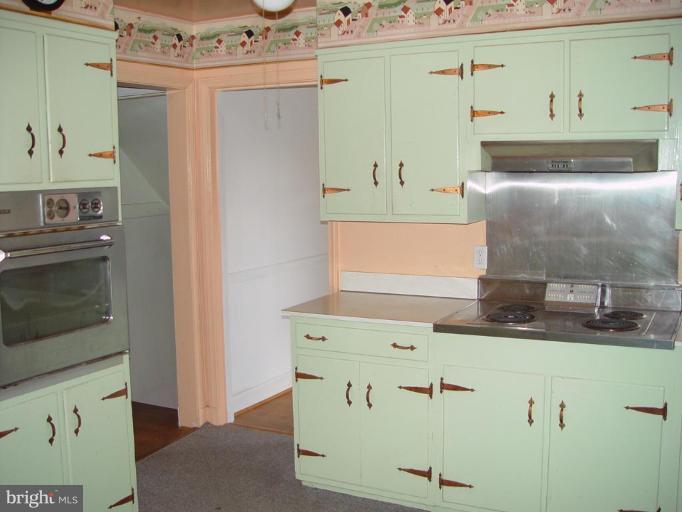 25624 Ridge Road Damascus, MD 20872 - Photo 8 of 22 Kitchen #2