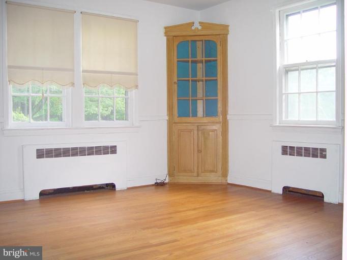 25624 Ridge Road Damascus, MD 20872 - Photo 9 of 22 Dining Room