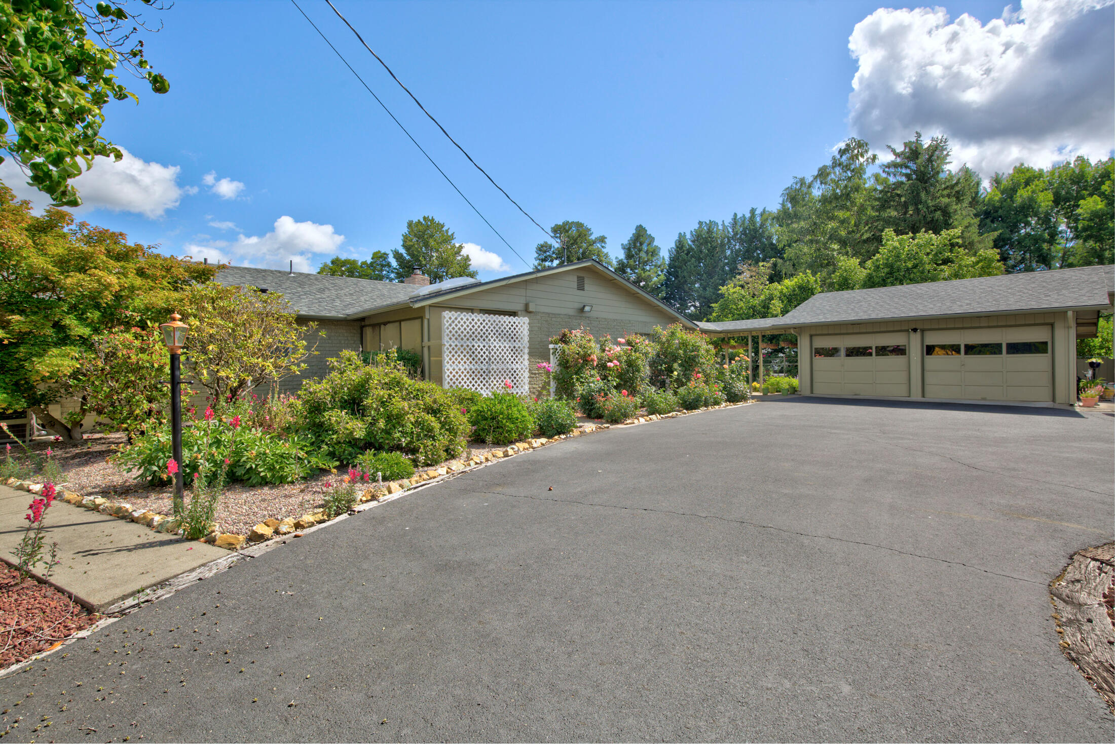4720 Leonard Road Grants Pass, OR 97527 - Photo 3 of 56 leonard037