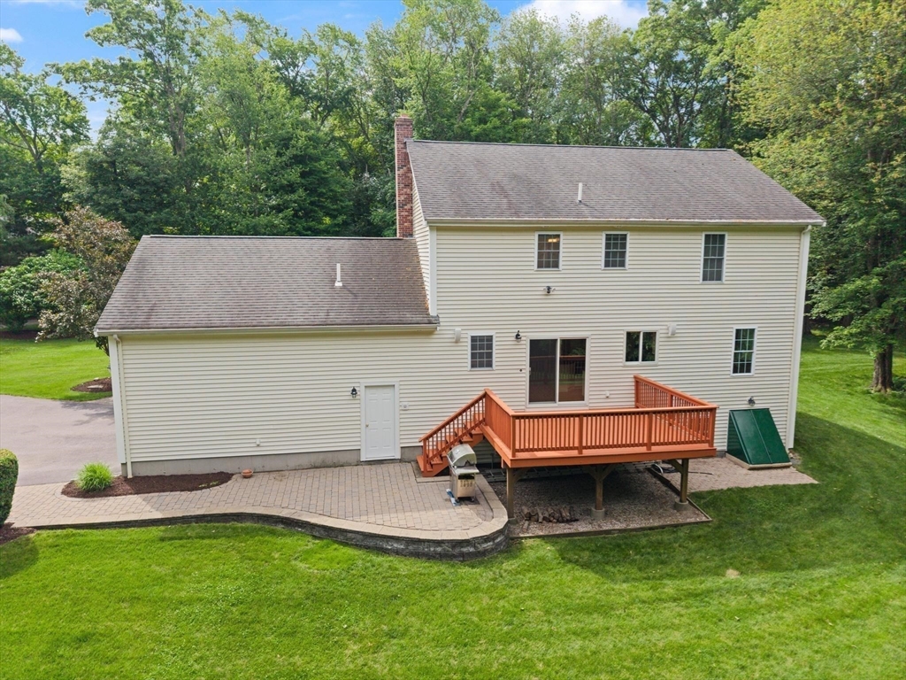 5 Winchester Road Medway, MA 02053 - Photo 35 of 42