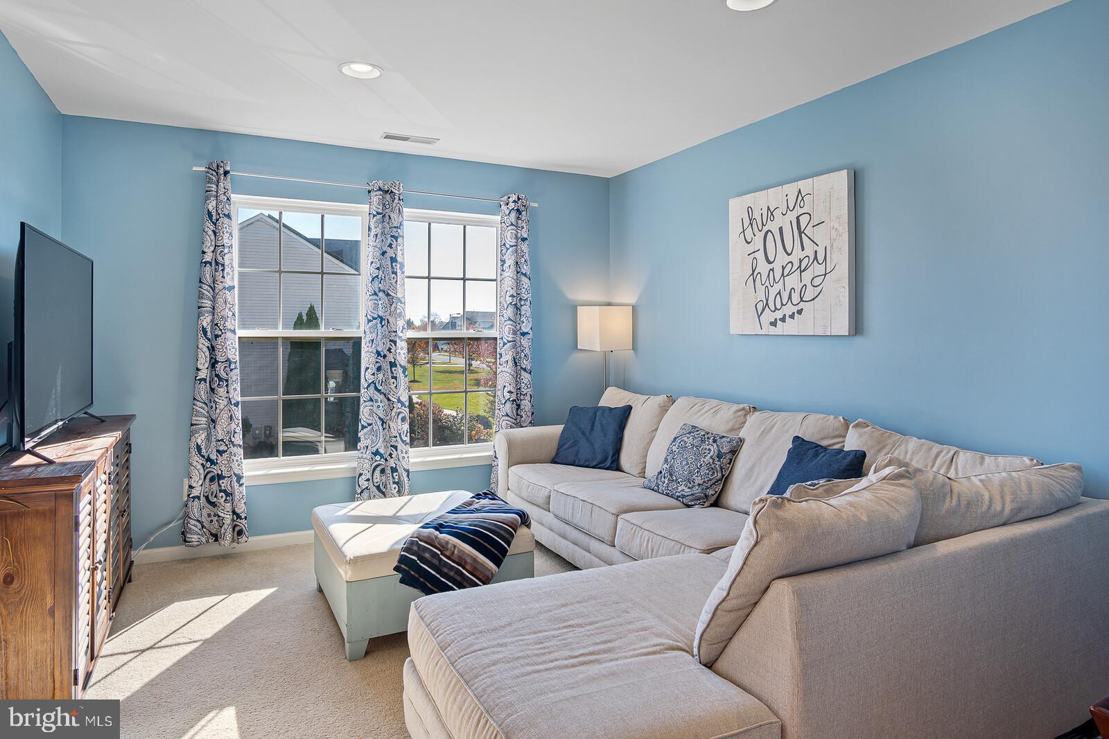 106 Quail Ridge Way Mickleton, NJ 08056 - Photo 21 of 41 Master bedroom sitting room