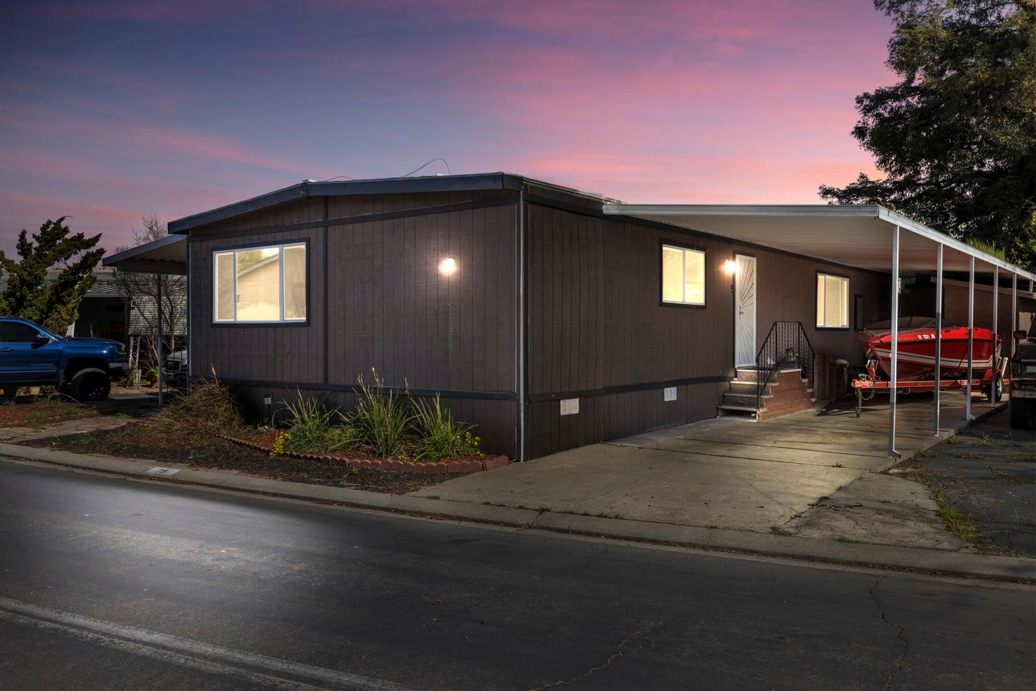 a view of a house with entertaining space