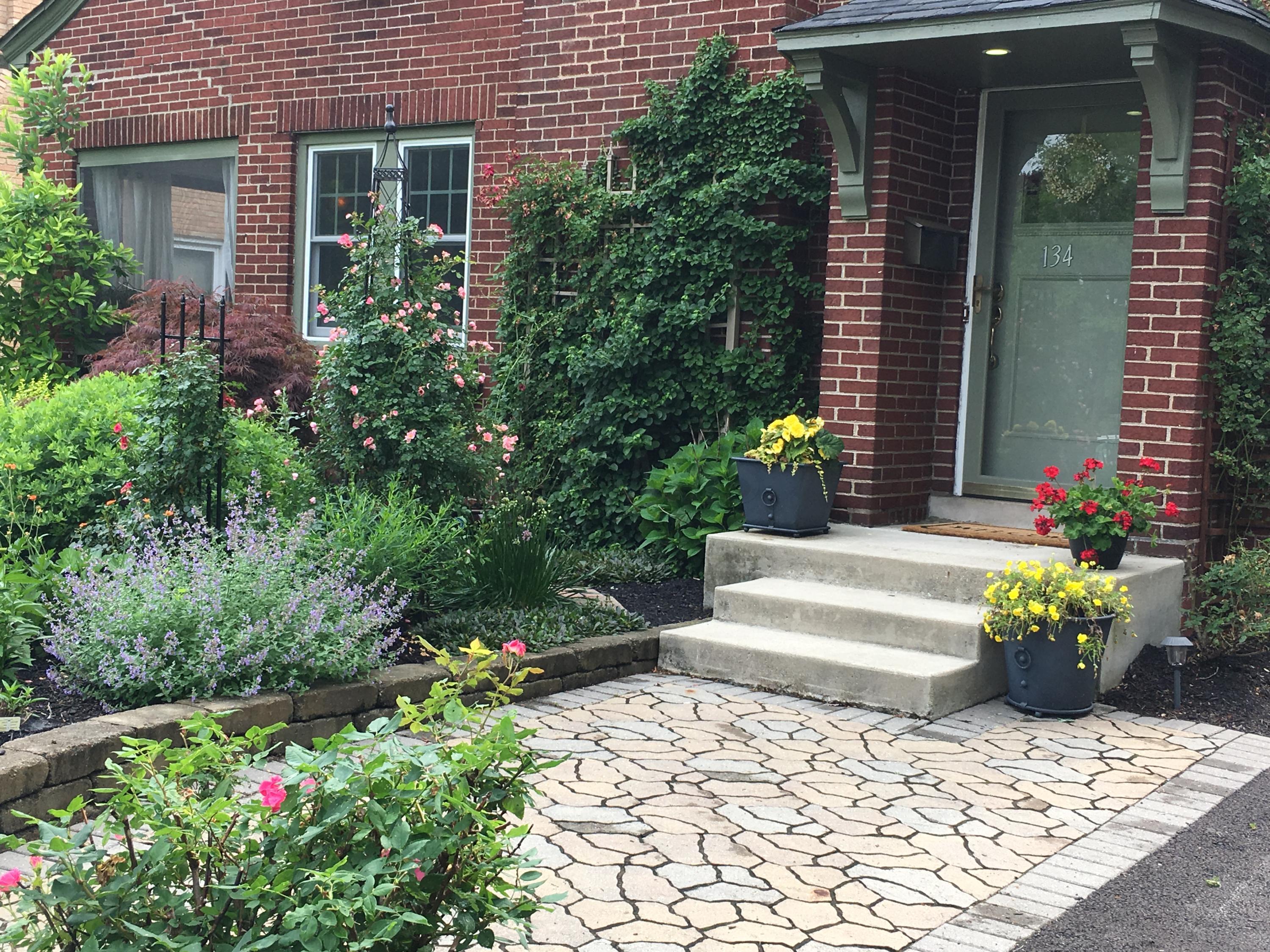 134 South Cassingham Road Columbus, OH 43209 - Photo 4 of 25