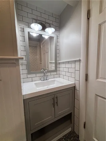 $2,200 | 4 Jay Street, Unit 1, Westerly, RI 02891