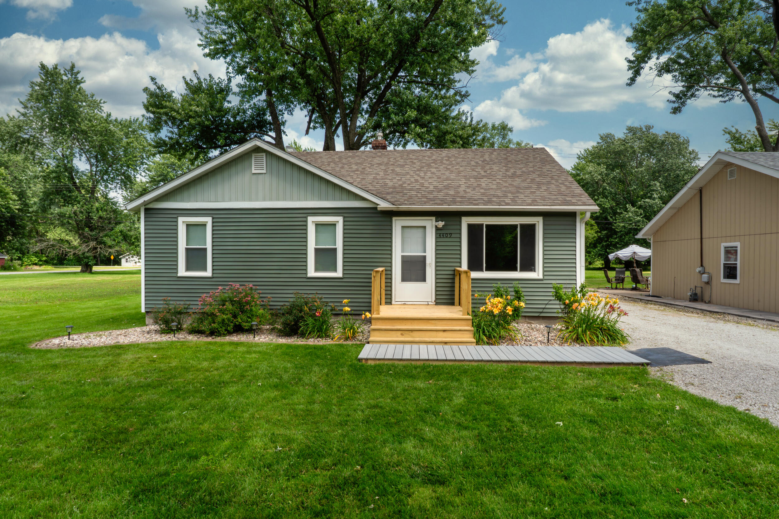 4409 Calhoun Street Gary, IN 46408 - Photo 2 of 42 2500x1667