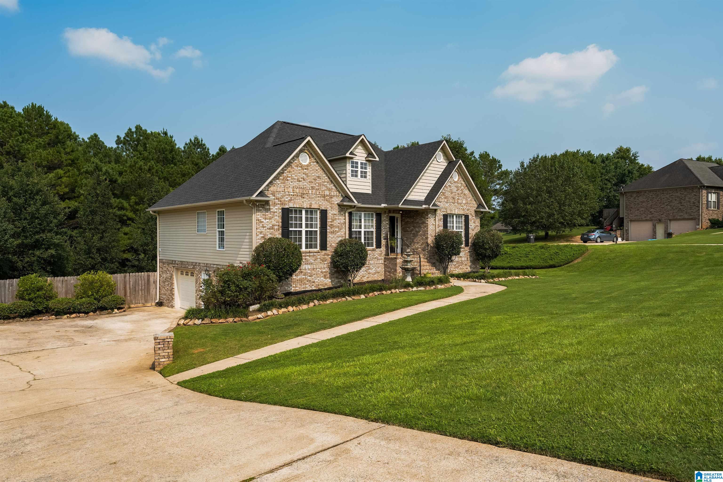 530 Ridgefield Way Odenville, AL 35120 - Photo 2 of 36