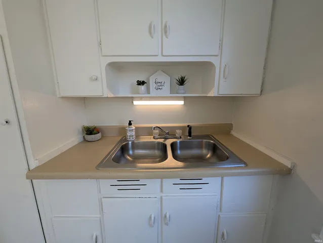 $99,900 | 801 McKinnie Avenue, Fort Wayne, IN 46806