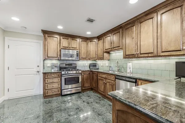 $749,999 | 2696 Antonio Drive, Camarillo, CA 93010