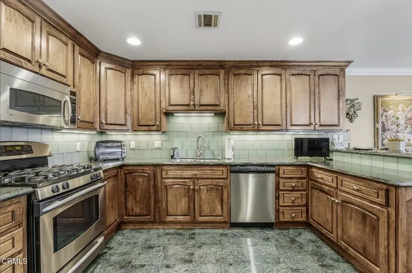 $749,999 | 2696 Antonio Drive, Camarillo, CA 93010