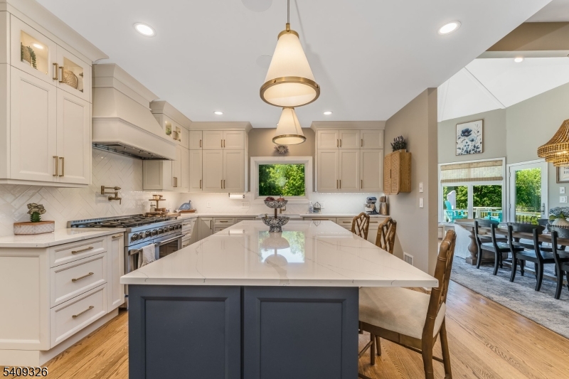 16 Wolverton Road Pittstown, NJ 08867 - Photo 12 of 50