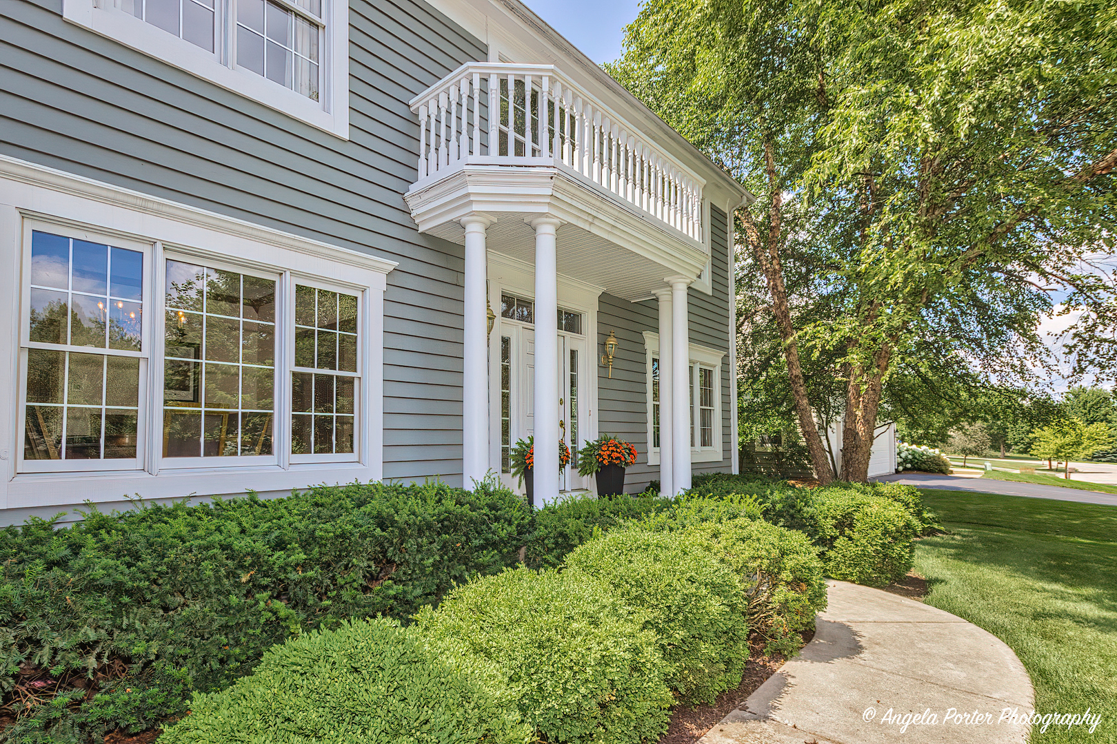 471 White Oaks Drive Cary, IL 60013 - Photo 36 of 39 front view of a house with a yard