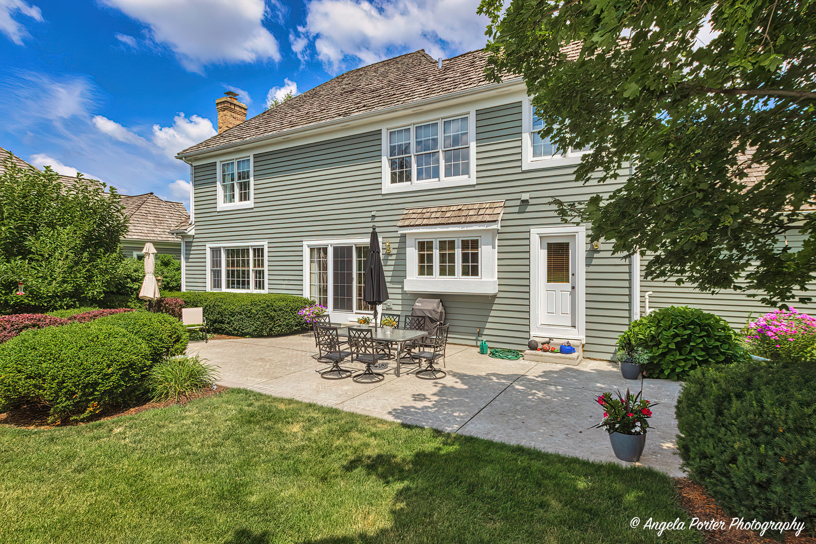 471 White Oaks Drive Cary, IL 60013 - Photo 37 of 39 a front view of a house with a yard