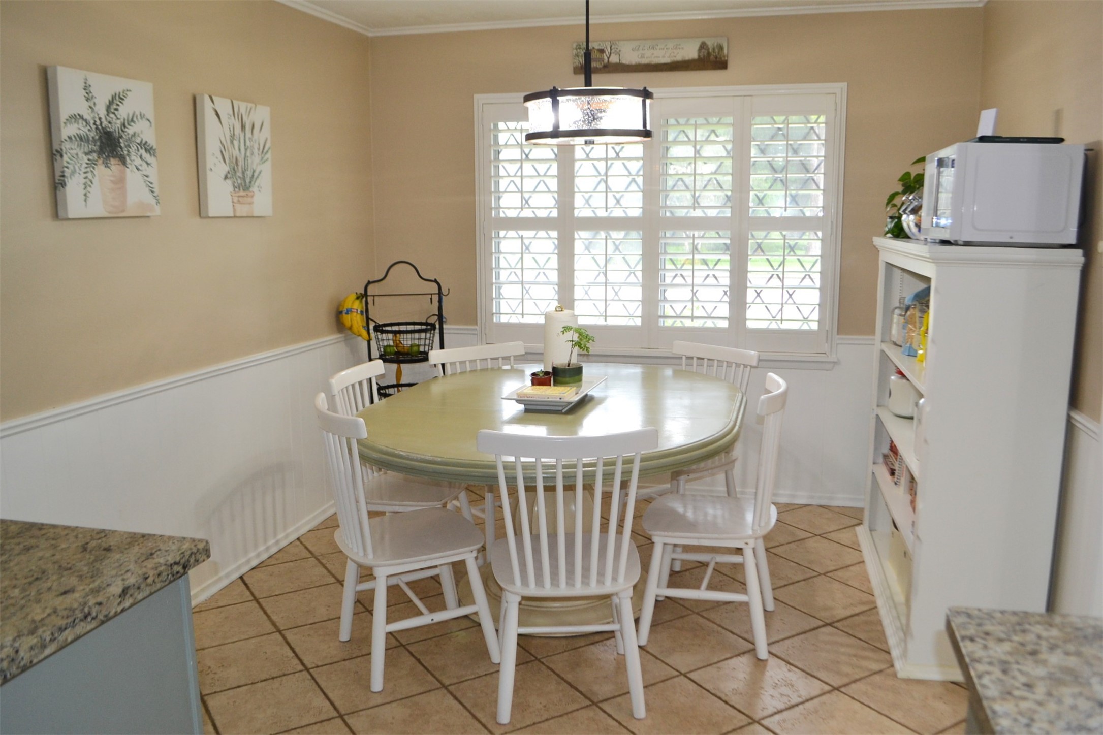 610 East X Street Deer Park, TX 77536 - Photo 14 of 44 a dining room with furniture and window