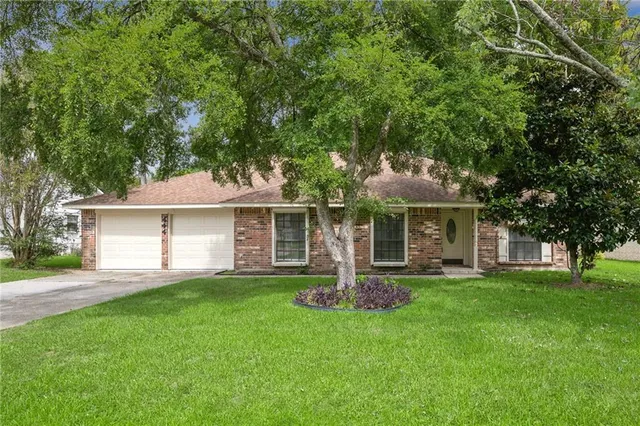 $299,000 | 444 Water Oak Lane, Mandeville, LA 70471