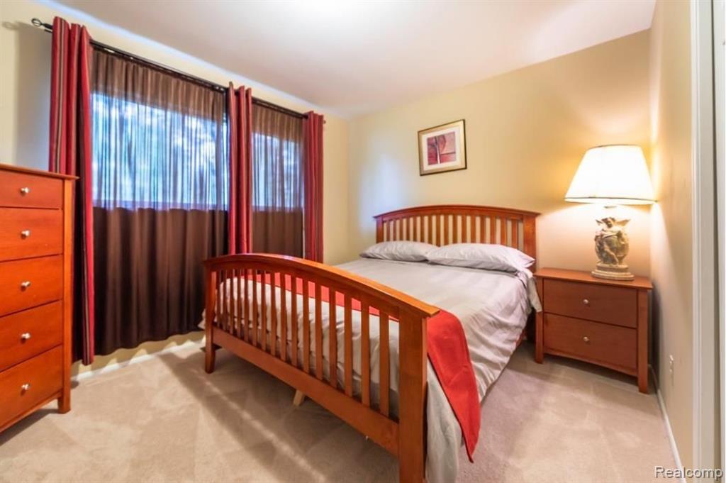 2260 Nixon Road Ann Arbor, MI 48105 - Photo 12 of 51