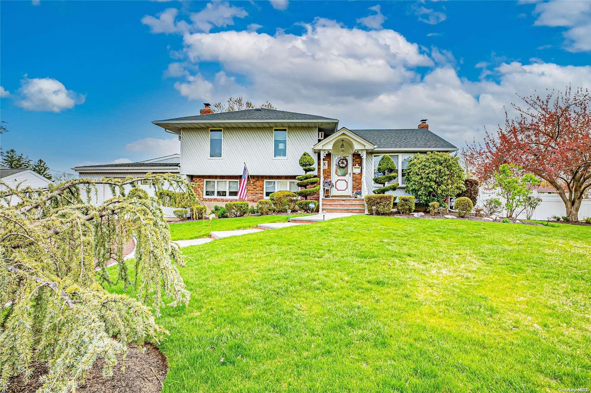 17 Radburn Drive Commack, NY 11725 - Photo 1 of 1 Gallery Image 1