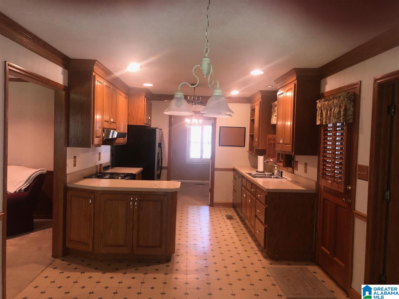 1924 Valley Creek Road Anniston, AL 36207 - Photo 2 of 27