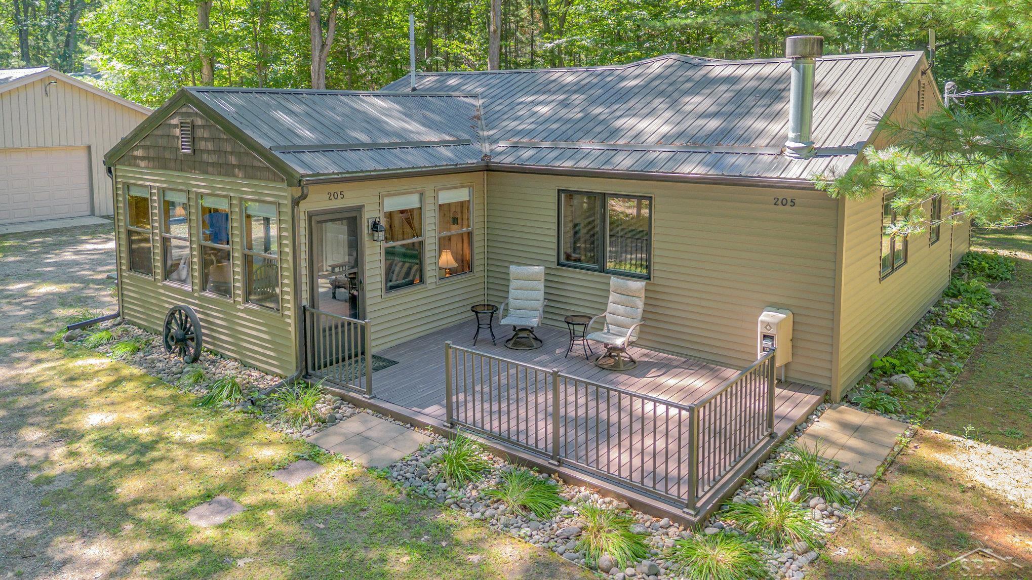 205 Tie Road Roscommon, MI 48653 - Photo 3 of 38 50186005-f1a5d76e-774c-4f7b-a3fd-0f3f8716b413.JPG