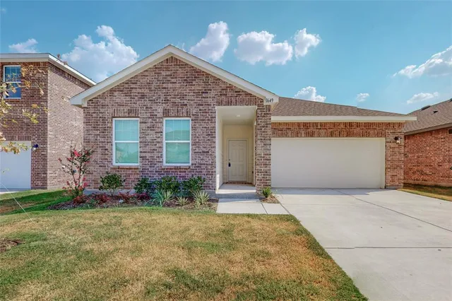 $2,150 | 1649 Whitworth Drive, Fort Worth, TX 76052
