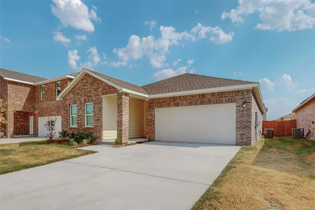 $2,150 | 1649 Whitworth Drive, Fort Worth, TX 76052