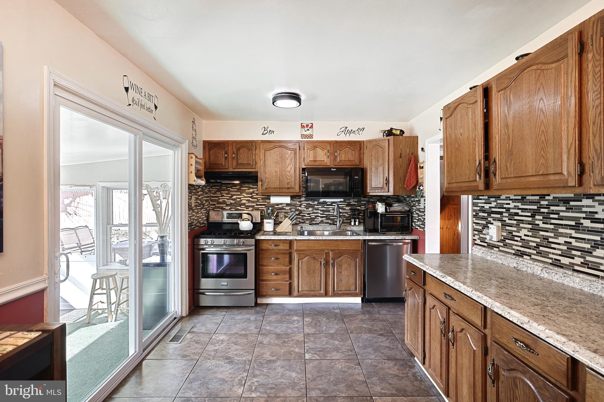 744 Fireside Road York, PA 17404 - Photo 14 of 39