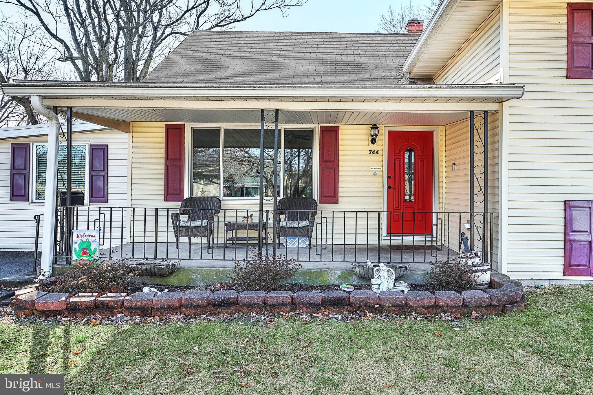 744 Fireside Road York, PA 17404 - Photo 5 of 39