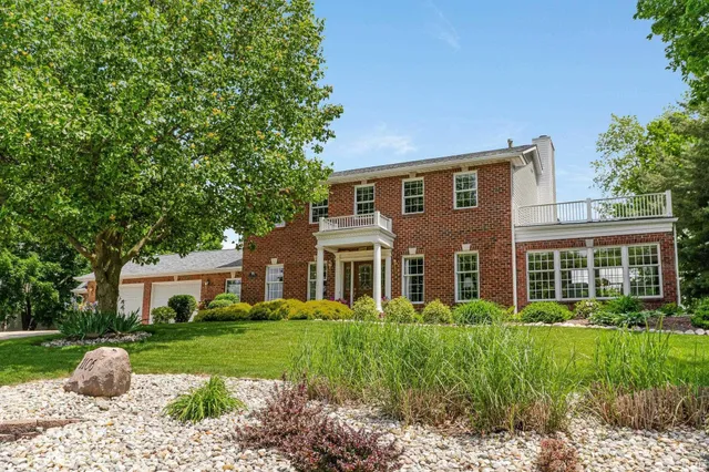 $648,500 | 1106 Woodcrest Lane, Kendallville, IN 46755