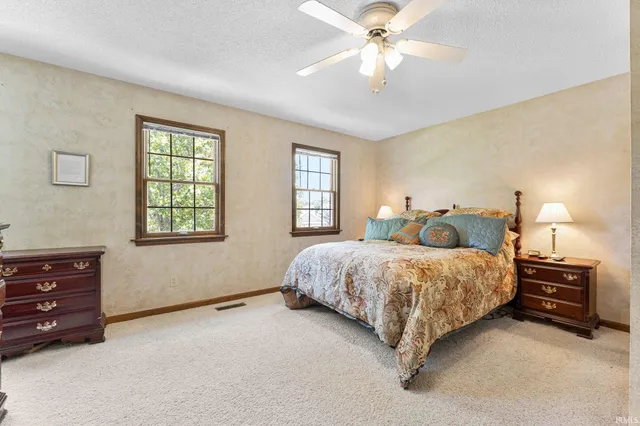 $648,500 | 1106 Woodcrest Lane, Kendallville, IN 46755