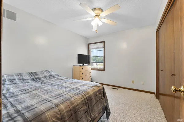 $624,900 | 1106 Woodcrest Lane, Kendallville, IN 46755