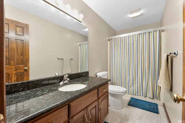 $648,500 | 1106 Woodcrest Lane, Kendallville, IN 46755