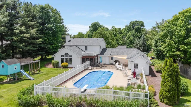 $648,500 | 1106 Woodcrest Lane, Kendallville, IN 46755