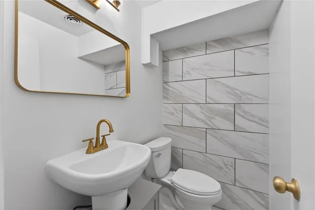 $434,000 | 9234 Woodson Drive, Overland Park, KS 66207